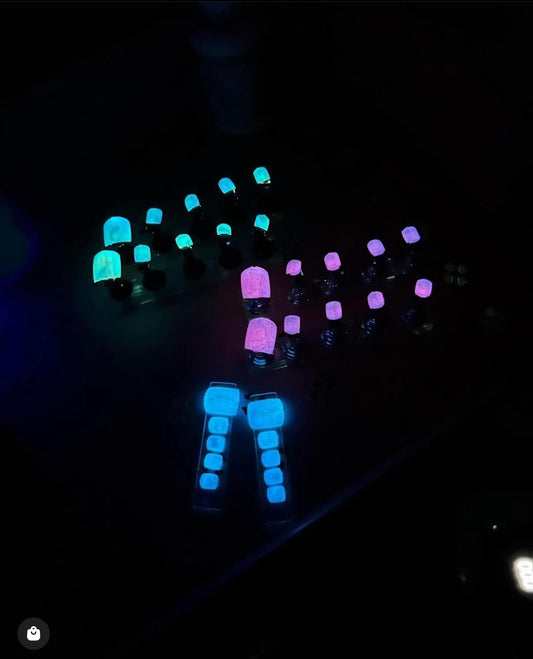 âGLOW In The Dark Toesâ